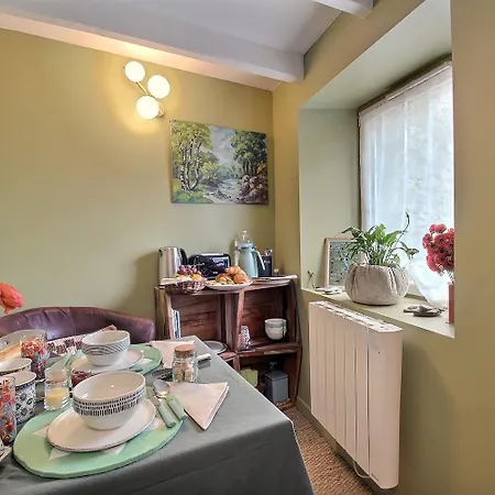 La Petite Maison De Dom Bed & Breakfast *
