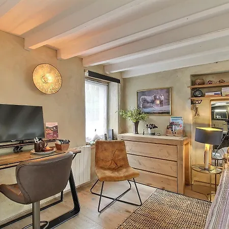 La Petite Maison De Dom Bed & Breakfast *